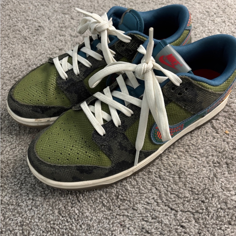 Nike Green and Black Athletic Shoes